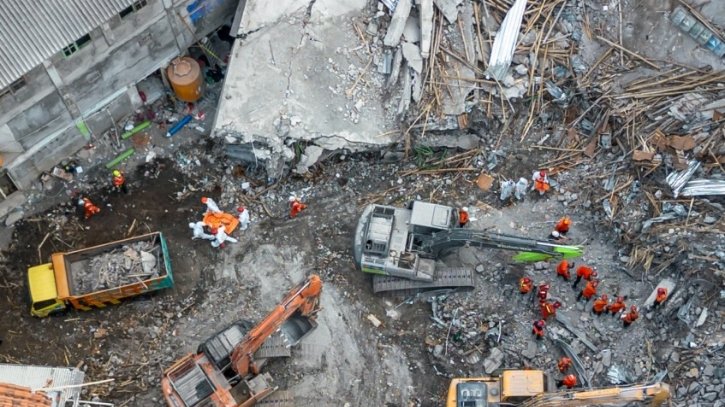 ইন্দোনেশিয়ায় স্কুল ভবনধসে মৃত্যু ৫৪