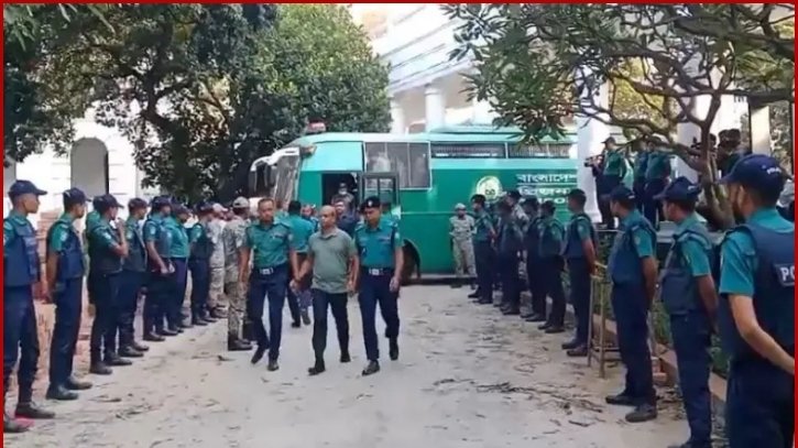 অভিযুক্ত সেনা কর্মকর্তাদের সাধারণ জেল ডিভিশনে রাখার দাবি অভিযুক্ত সেনা কর্মকর্তাদের সাধারণ জেল ডিভিশনে রাখার দাবি
