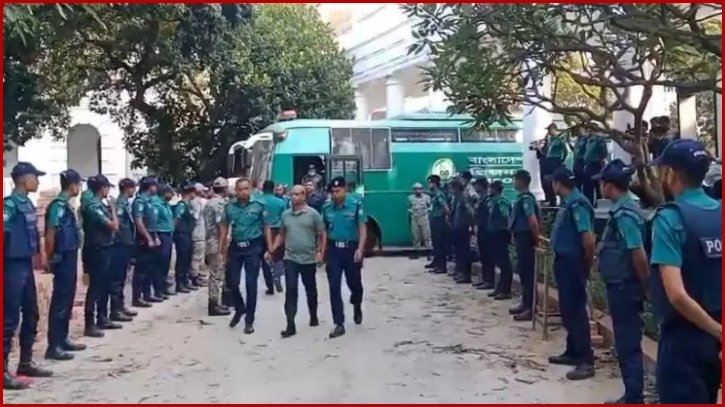সেনা কর্মকর্তাদের পক্ষে আদালতে লড়বেন না আইনজীবী সারোয়ার সেনা কর্মকর্তাদের পক্ষে আদালতে লড়বেন না আইনজীবী সারোয়ার