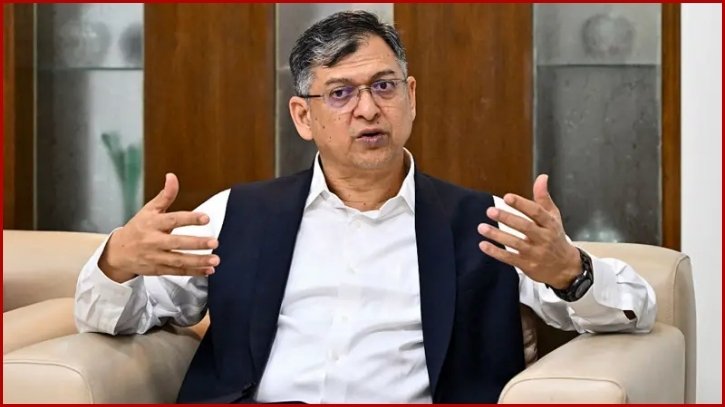 রেফারি হয়ে গোল দিছে ঐকমত্য কমিশন, অভিযোগ সালাহউদ্দিন আহমেদের রেফারি হয়ে গোল দিছে ঐকমত্য কমিশন, অভিযোগ সালাহউদ্দিন আহমেদের