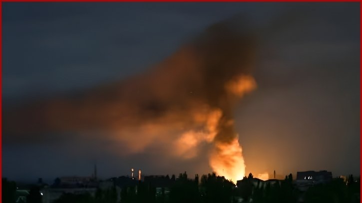 জ্বালানি স্থাপনায় রুশ হামলা, বিদ্যুৎহীন ইউক্রেনের বিভিন্ন এলাকা