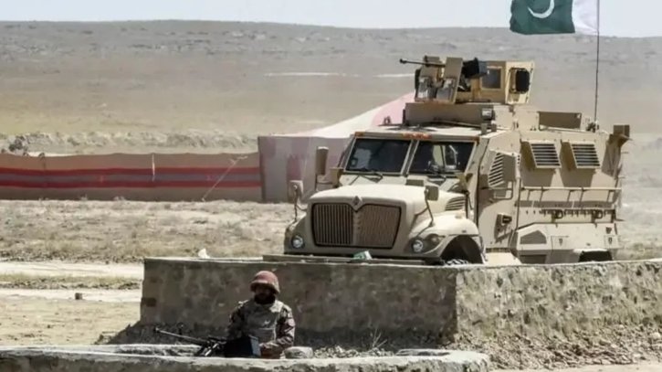 পাকিস্তানের ২৫ ঘাঁটি দখল ও ৫৮ সেনাকে হত্যার দাবি আফগানিস্তানের 