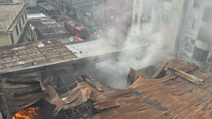 মিরপুরে গার্মেন্টসে আগুনের ঘটনায় উদ্ধার ৯ মরদেহ