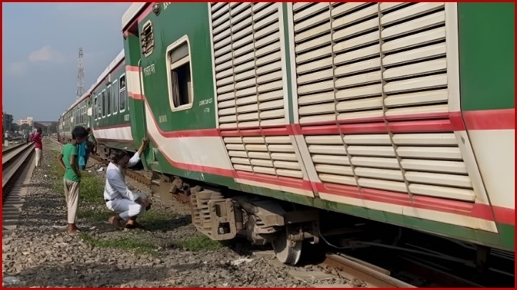গাজীপুরে মোহনগঞ্জ এক্সপ্রেসের বগি লাইনচ্যুত, ঢাকা-ময়মনসিংহ রুটে ট্রেন চলাচল বন্ধ