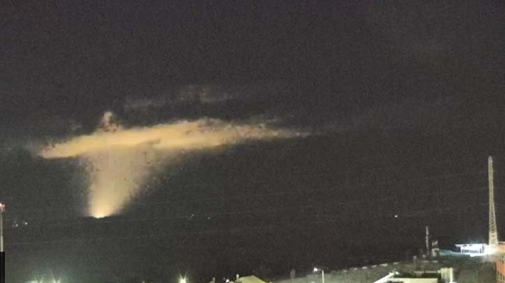 গাজায় বোমবর্ষণ শুরু করেছে দখলদার বাহিনী, শোনা যাচ্ছে বিস্ফোরণ-ড্রোন হামলার শব্দ 