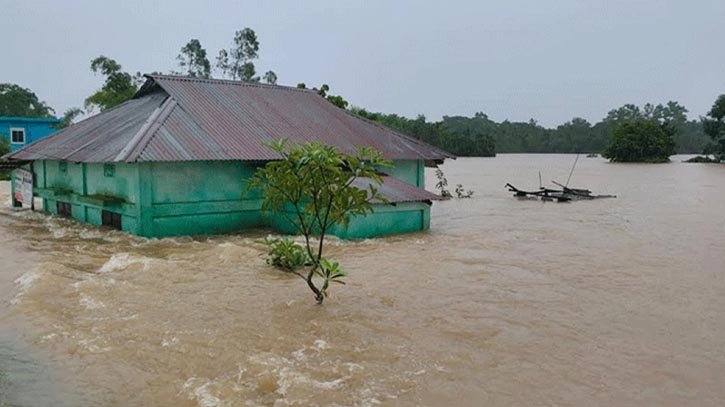ভারি বৃষ্টিতে উত্তরের ৪ জেলায় বন্যার পূর্বাভাস