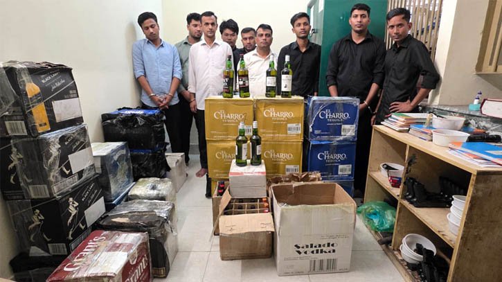 গুলশানে অভিযান চালিয়ে বিপুল পরিমাণ বিদেশি মদসহ ৯ গ্রেপ্তার গুলশানে অভিযান চালিয়ে বিপুল পরিমাণ বিদেশি মদসহ ৯ গ্রেপ্তার