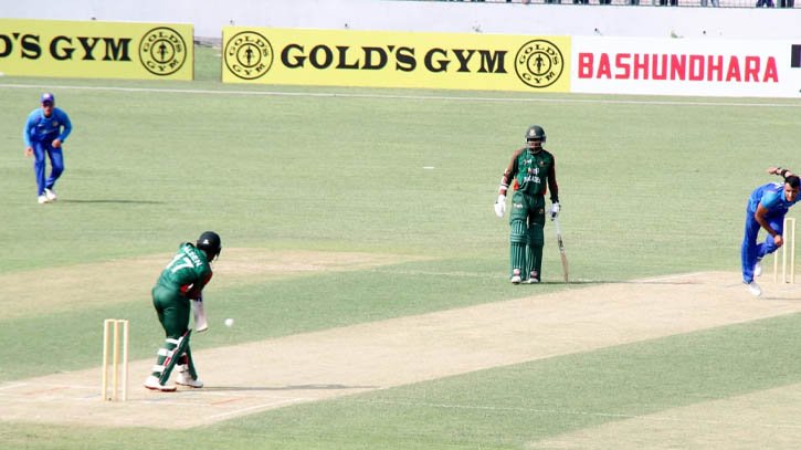 বগুড়ায় বৃষ্টি আইনে আফগান যুবাদের ৫ রানে হারালো বাংলাদেশ বগুড়ায় বৃষ্টি আইনে আফগান যুবাদের ৫ রানে হারালো বাংলাদেশ