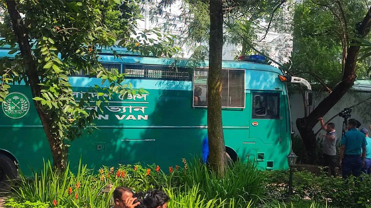 সাব-জেলে ১৫ সেনা কর্মকর্তা, ৩৫ কারারক্ষী নিরাপত্তায় সাব-জেলে ১৫ সেনা কর্মকর্তা, ৩৫ কারারক্ষী নিরাপত্তায়