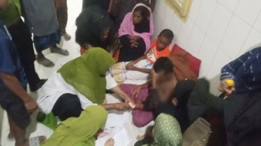 ঘুমের মধ্যে ভাগ্নের গায়ে পা লাগায় ২ মাদরাসা ছাত্রকে বেধড়ক পেটালেন শিক্ষক