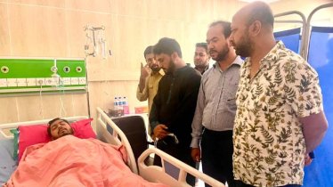 আইনশৃঙ্খলা বাহিনী দিল্লির দাসদের অফিস রক্ষায় গণঅভ্যুত্থানের নেতাদের পেটায়