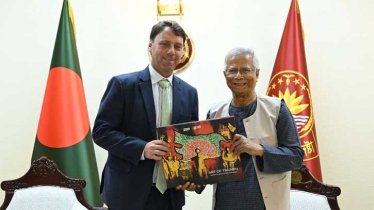 যুক্তরাষ্ট্রের সঙ্গে বাণিজ্যিক সম্পর্ক আরও জোরদার করতে চায় বাংলাদেশ: প্রধান উপদেষ্টা