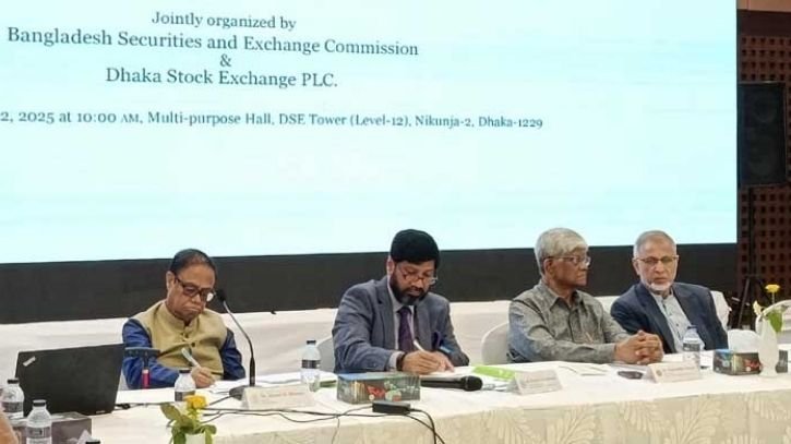 ট্যাক্স দিয়ে সেবা না পেলে, ‘গোসা’ তো করবেই: অর্থ উপদেষ্টা