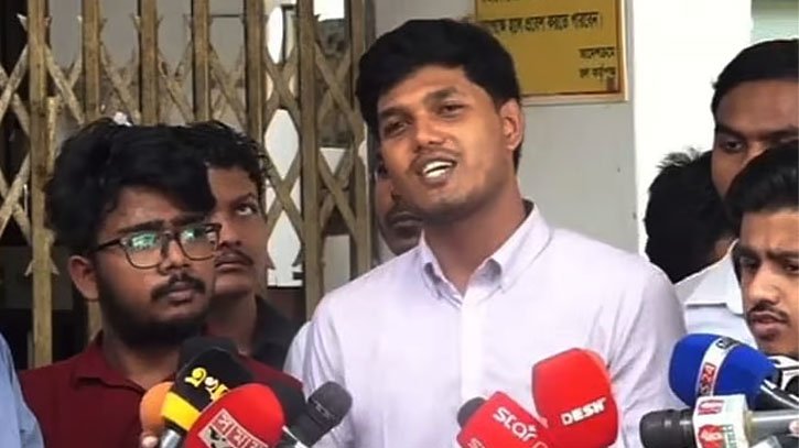 রিটার্নিং কর্মকর্তার অনুমতি নিয়েই কেন্দ্র ঢুকেছি: ভিপিপ্রার্থী আবিদুল