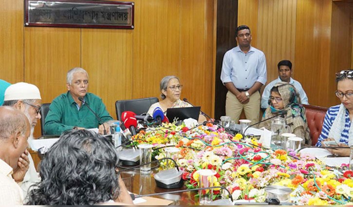মা ইলিশ রক্ষায় ৪ থেকে ২৫ অক্টোবর বিশেষ অভিযান চলবে: মৎস্য উপদেষ্টা