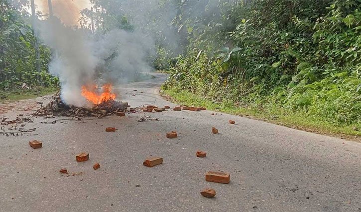 অবরোধ-উত্তেজনার মধ্যে খাগড়াছড়িতে ১৪৪ ধারা