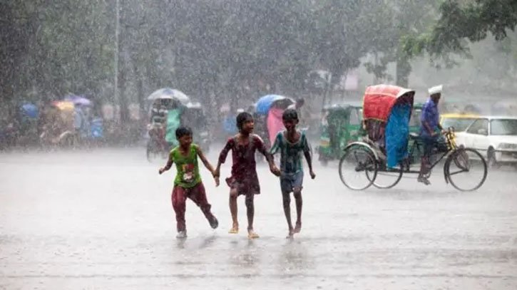 দেশজুড়ে বৃষ্টির সম্ভাবনা, বরিশাল-চট্টগ্রামে ভারী বর্ষণের আভাস