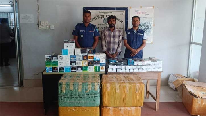 আখাউড়ায় অর্ধকোটি টাকার ভারতীয় মোবাইল ও ডিসপ্লে জব্দ
