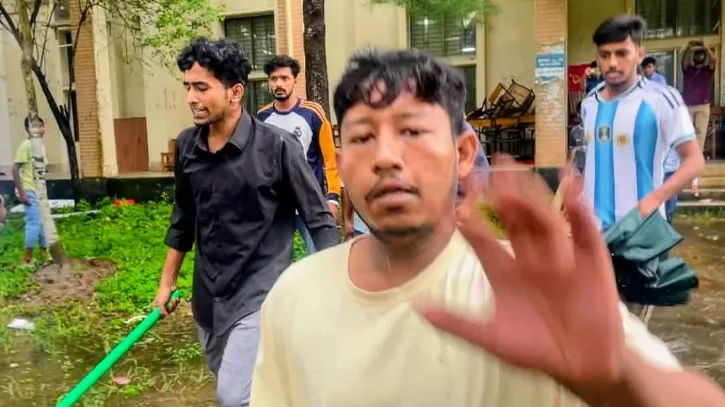 ছাত্রদলের দু'পক্ষের সংঘর্ষের ভিডিও করায় সাংবাদিক হেনস্তা, কেড়ে নেওয়া হলো মোবাইল