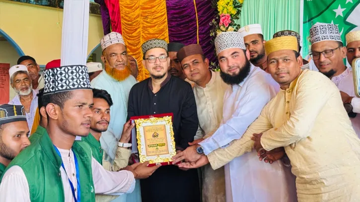 প্রজন্মকে আদব ও মানবিক সম্প্রীতির শিক্ষা দেয়া ছাড়া জাতি গঠন অসম্ভবঃ আবুল বরকত আকাশ