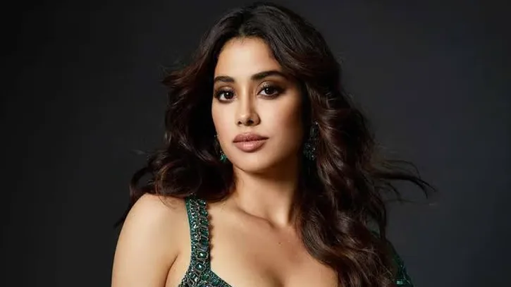জাহ্নবী কাপুরের আপত্তিকর কনটেন্ট নিয়ে আদালতের কড়া নির্দেশ