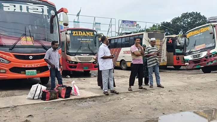 জামালপুর-ঢাকা রুটে বাস বন্ধ থাকায় দুর্ভোগে যাত্রীরা