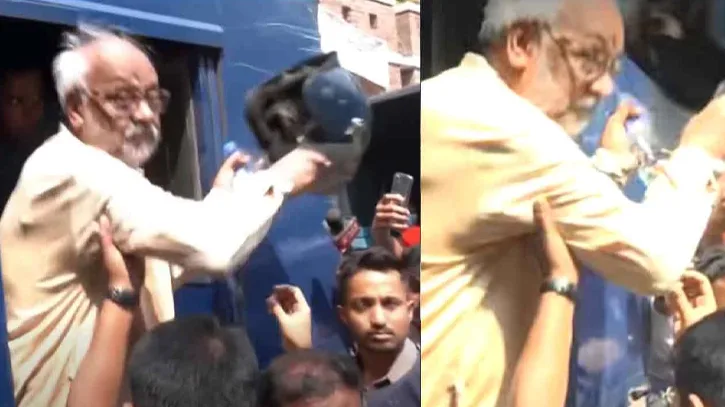 ‘আমি আওয়ামী লীগ না’ বলে আদালতের সামনে হেলমেট ছুড়ে ফেললেন আখতারুজ্জামান