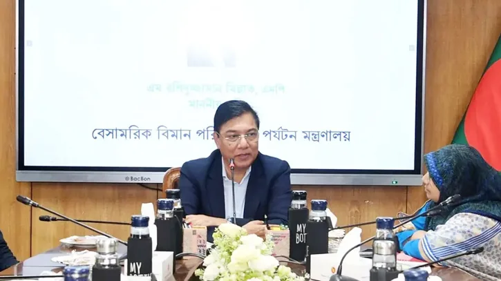 শাহজালাল বিমানবন্দরে দ্রুত ট্রলির সংখ্যা বাড়ানোর নির্দেশ বিমানমন্ত্রীর