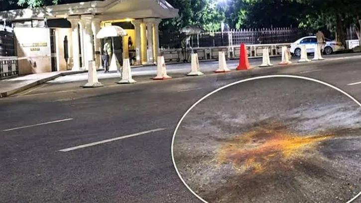 প্রধানমন্ত্রীর কার্যালয়ের সামনে গভীর রাতে ককটেল বিস্ফোরণ