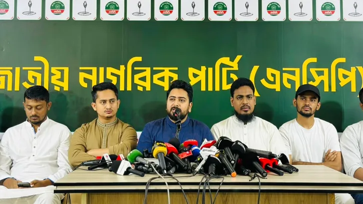 স্বরাষ্ট্রমন্ত্রীকে দায়িত্বে রেখে আইনশৃঙ্খলার পরিবেশ ফিরিয়ে আনা সম্ভব নয়: নাহিদ ইসলাম