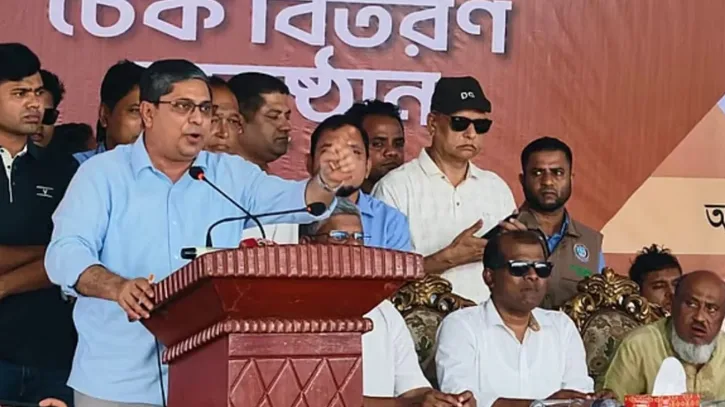 কার্ড দেব, চাকরি দেব বিনিময়ে ধানের শীষে ভোট দিতে হবে: মীর শাহে আলম