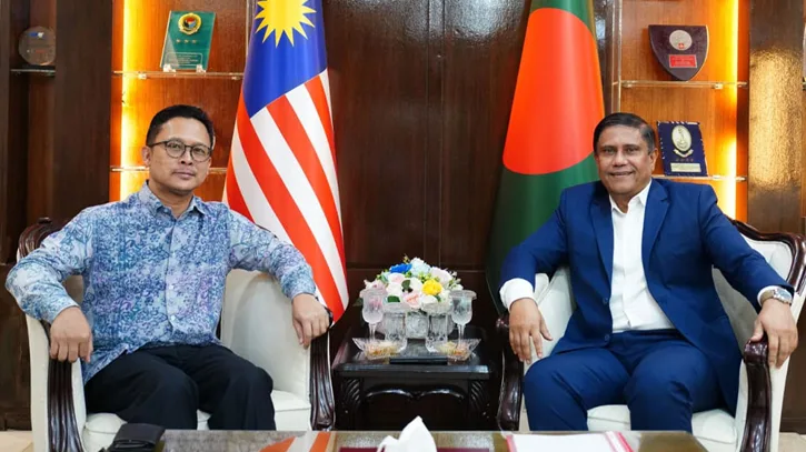 প্রধানমন্ত্রীর প্রতিরক্ষা উপদেষ্টার সঙ্গে মালয়েশিয়ার হাইকমিশনারের সৌজন্য সাক্ষাৎ