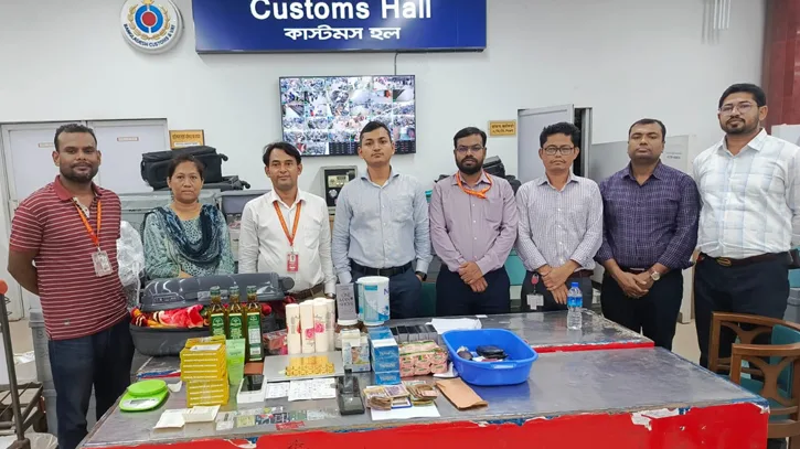 বিমানবন্দর এলাকায় গাড়িতে মিললো পৌনে ৪ কোটি টাকার স্বর্ণ