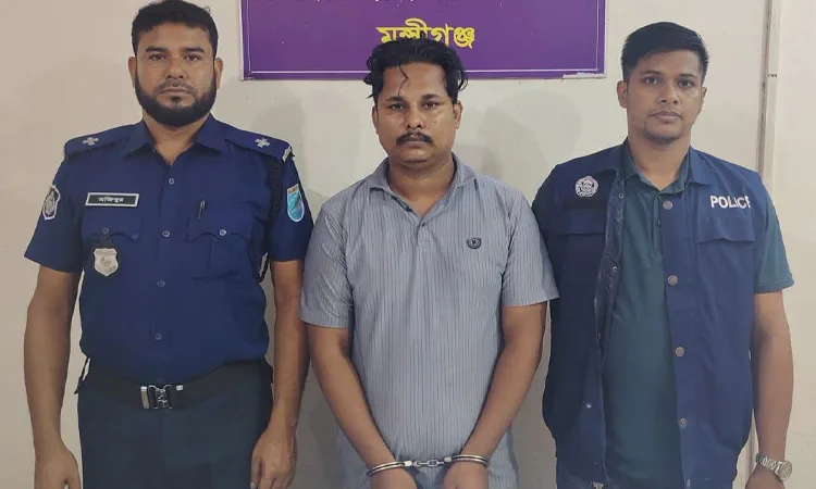 শ্রেণিকক্ষে শিক্ষার্থীকে শূন্যে তুলে আছাড়, সিরাজদিখানে গ্রেপ্তার ১