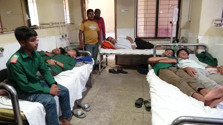 প্রধান শিক্ষকের পুনর্বহাল নিয়ে সংঘর্ষ, আহত ১৩