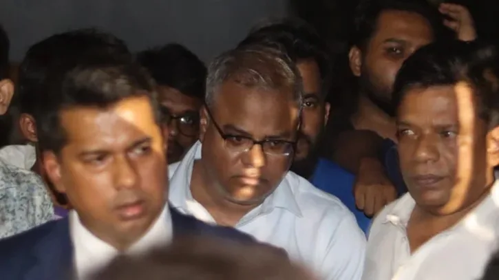 ‘চুয়েট ক্যাম্পাসে না ফেরার শর্তে’ ৩০ ঘণ্টা পর অবরুদ্ধ ভিসিকে উদ্ধার