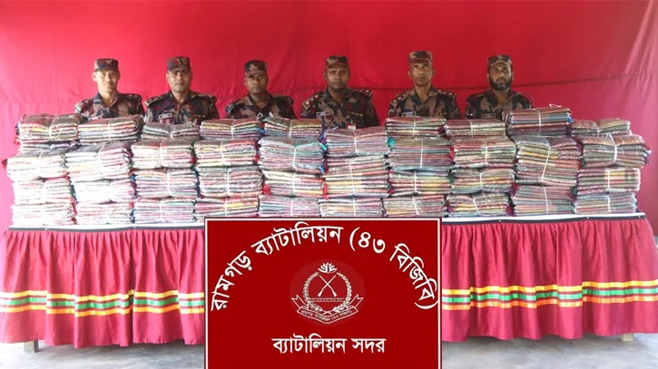 মিরসরাই সীমান্তে ১৯ লাখ টাকার ভারতীয় শাড়ি জব্দ