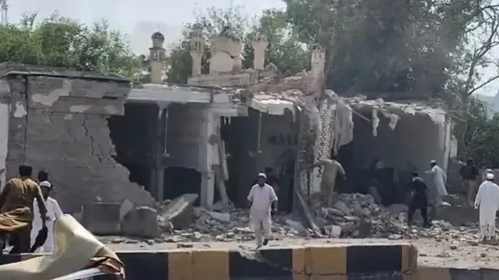 পাকিস্তানের কোহাট পুলিশ লাইনে ভয়াবহ বিস্ফোরণ, নিহত ১৬