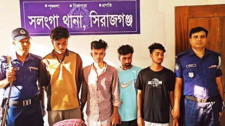 সিরাজগঞ্জে মিছিলের প্রস্তুতির সময় নিষিদ্ধ ছাত্রলীগের ৪ সদস্য গ্রেপ্তার