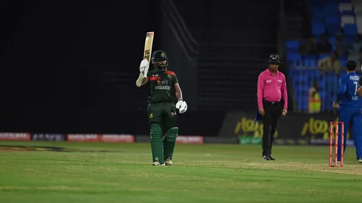 ব্যাটিং বিপর্যয়ে ফাইনালের স্বপ্ন ফিকে বাংলাদেশের