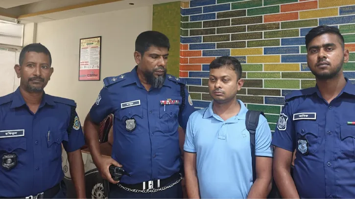 ভুয়া ম্যাজিস্ট্রেট পরিচয়ে প্রতারণা, রাসেল হাওলাদারের এক বছরের কারাদণ্ড