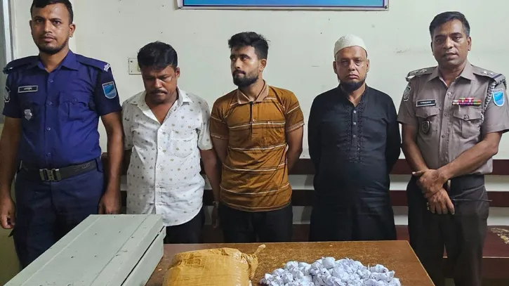 গজারিয়ায় আবাসিক হোটেলে অভিযান, ১.৩ কেজি গাঁজাসহ গ্রেপ্তার ৩