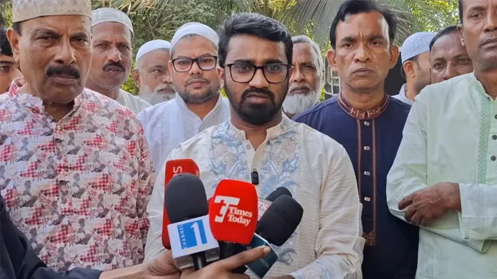 মৌসুমি রাজনীতি করেন রুমিন ফারহানা আপারা: রাশেদ খাঁন
