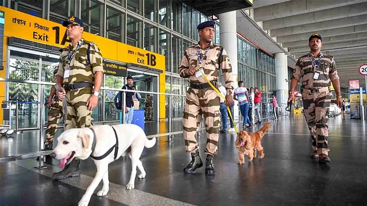 কলকাতা বিমানবন্দরসহ ভারতে একাধিক স্থানে বোমা হামলার হুমকি