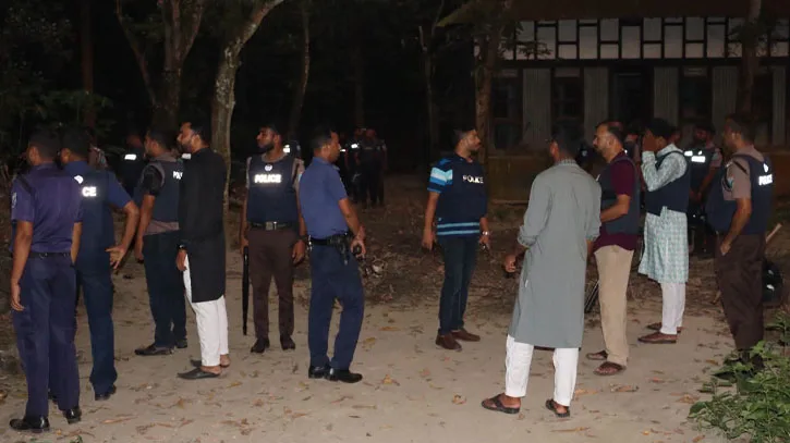 মোল্লাকান্দির চরে জেলা পুলিশের সাঁড়াশি অভিযান ও সতর্ক অবস্থান