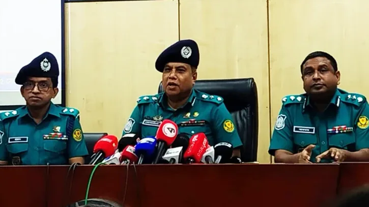নাসীরুদ্দীনকে জিজ্ঞেস করা উচিত, তিনি কেন এটা বলেছেন