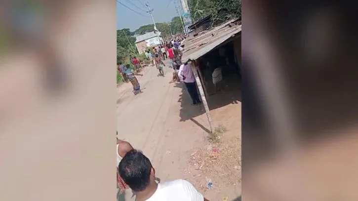 হোসেনপুরে দুই চেয়ারম্যান প্রার্থীর সমর্থকদের সংঘর্ষে আহত কমপক্ষে ১৫
