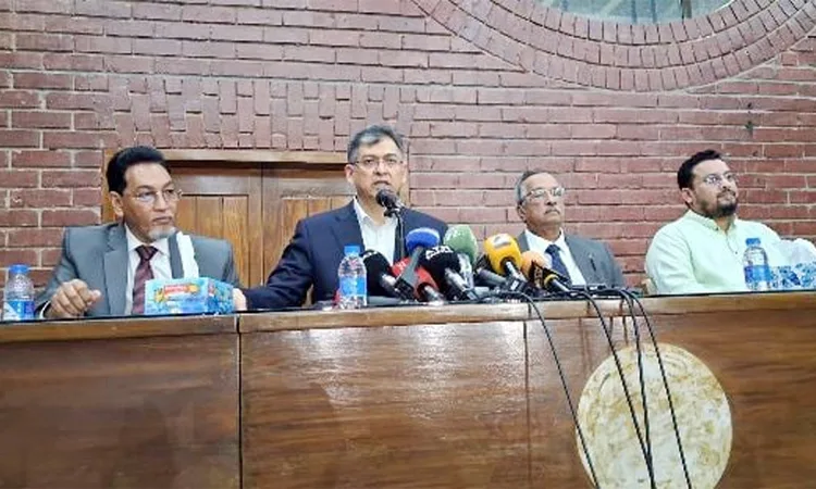 জানুয়ারিতে সংসদে উঠতে পারে সংবিধান সংশোধনী বিল, পাসের পর গণভোট: স্বরাষ্ট্রমন্ত্রী