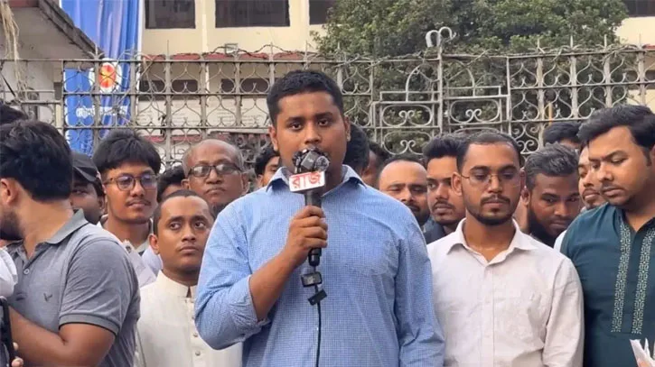 মন খারাপ হলেও বলা যাবে না, কথা বললে বাড়ি থেকে তুলে নিয়ে যাবে: হাসনাত