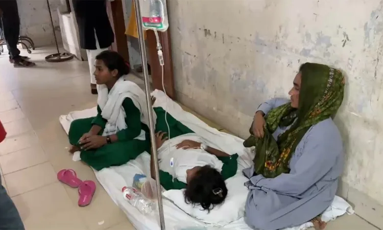 কলাপাড়ায় বিদ্যালয়ে অসুস্থ হয়ে হাসপাতালে ২৫ শিক্ষার্থী ও শিক্ষক